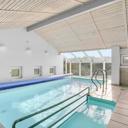 Σπίτι διακοπών Stunning In With Sauna *